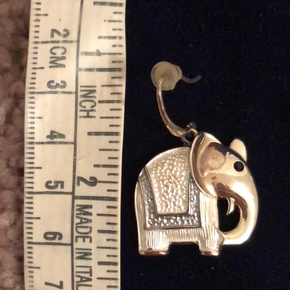 Ikita Elephant Earrings - Picture 4 of 4